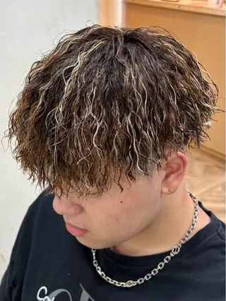 ショート パーマ メンズ パーマ職人DAIKI ツイスパ/波巻きのヘアスタイル