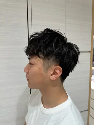 ショート パーマ メンズ 中嶋 紘夢のヘアスタイル