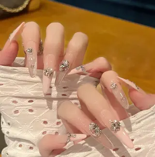 ネイル Miu Miu 🎀 Nailのネイルデザイン