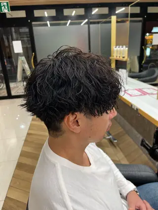 ミディアム パーマ メンズ 🪐メンズ特化 ヤマクラ タイキのヘアスタイル