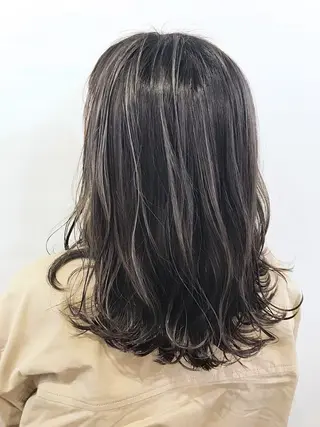 ミディアム カラー 平尾 拓也のヘアスタイル