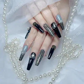 ネイル Queenie 🦋のネイルデザイン