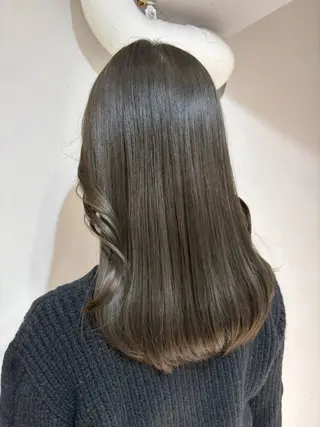 セミロング カラー 小顔ショート🦋 八巻ちさとのヘアスタイル