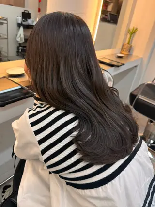 セミロング shiomi H TARUMI森　彩華のヘアスタイル