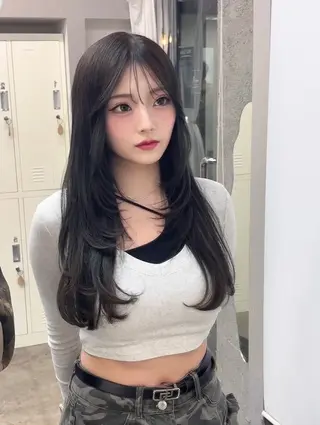 ロング カラー 渡 汐音のヘアスタイル