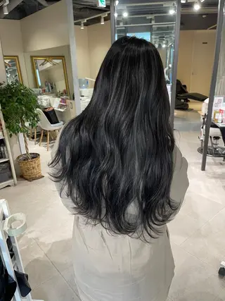 ロング カラー ブリーチとエクステ 最後の砦🤍アミルのヘアスタイル