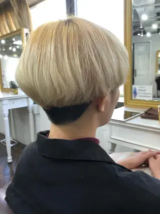 ショート カラー Soleria所属・艶髪/酸性ストレート 根本零のヘアスタイル