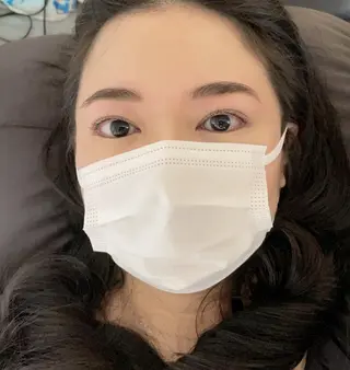 マツエク・マツパ アイブロウ スタッフ1（女性男性 どちらかが担当）のヘアスタイル