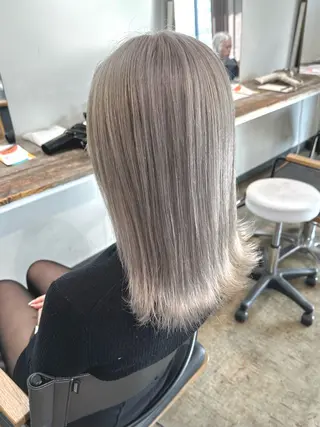 セミロング カラー etore 矢場町 南沙希のヘアスタイル