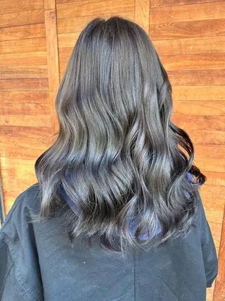 ロング カラー ハイトーン 永田翔華のヘアスタイル