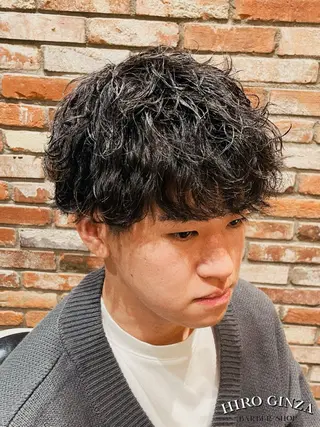ミディアム パーマ メンズ ヒロ銀座BARBERSHOP丸の内店所属・ヒロ銀座　石川 昂のヘアスタイル