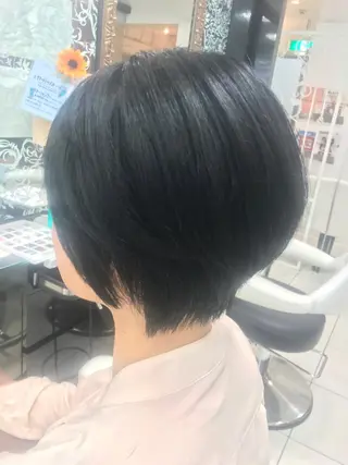 ショート 艶髪✨髪質改善カラー 楠本浩子のヘアスタイル