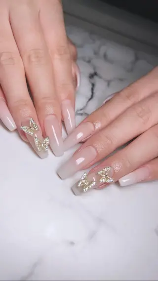 ネイル NEO Beauty Salon所属・𝐍𝐄𝐎 𝐉𝐔𝐑𝐈のネイルデザイン