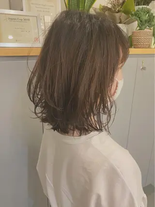 セミロング ente im所属・上田 文香のヘアスタイル