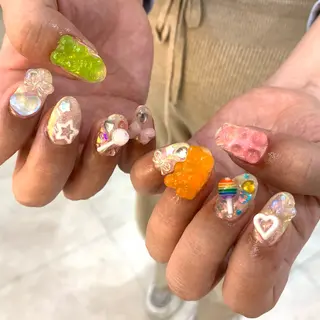 ネイル 栗田 ゆう子のネイルデザイン