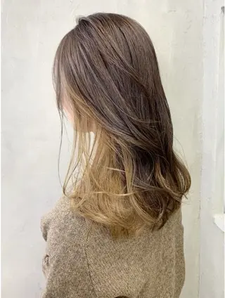 カラー 吉岡 茉穂のヘアスタイル