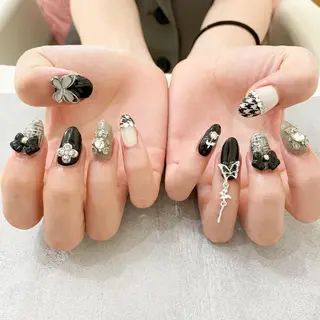 ネイル ゴテゴテ💙ワンホン リオナのネイルデザイン