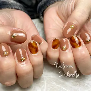 ネイル Nailroom. Cinderellaのネイルデザイン