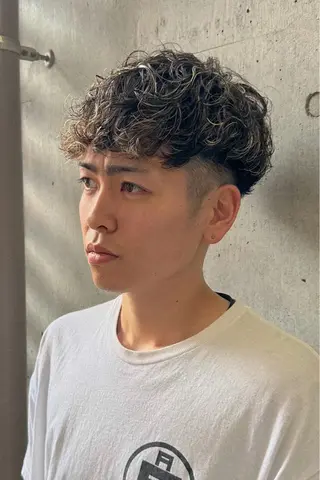 ショート パーマ 鈴木 美璃のヘアスタイル