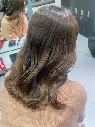 ロング カラー 名古屋栄♡PELE 上品な透明感ベージュのヘアスタイル