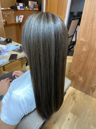 カラー Rosso東川口店所属・米田 瑠夏のヘアスタイル