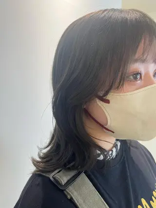 ミディアム カラー カバサワ カエデのヘアスタイル