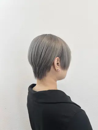 ショート カラー Maya🦋 ハイトーン特化のヘアスタイル