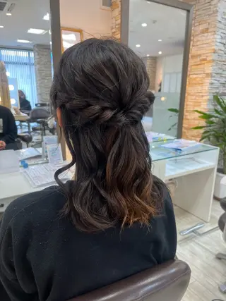 セミロング ヘアアレンジ KEEN.渋沢/ 横溝小夏のヘアスタイル