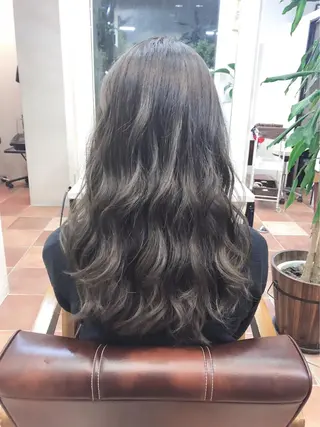 ロング カラー 穐山 翔のヘアスタイル