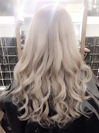 セミロング フェアリーテイル所属・吉田 典弘のヘアスタイル