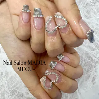 ネイル MADIA藤沢所属・MADIA MEGUのネイルデザイン