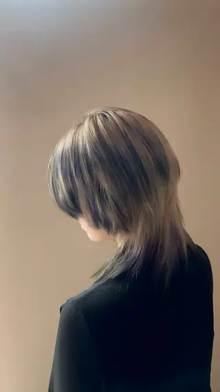 ミディアム レイヤーカット/ ケアブリーチ/志音のヘアスタイル