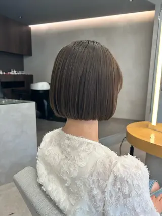 ミディアム ルネ所属・切りっぱなしボブ グレージュ/福田梢のヘアスタイル