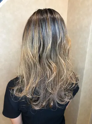 セミロング カワサキ ヒナコのヘアスタイル