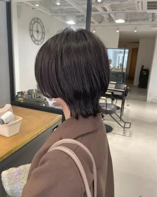 ショート 暖色カラー🍊 ボブ🌿顔周りcutのヘアスタイル