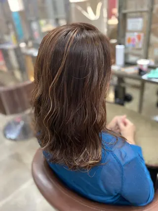 ミディアム カラー エリアNo.1カラー ⭐️hikaru⭐️のヘアスタイル