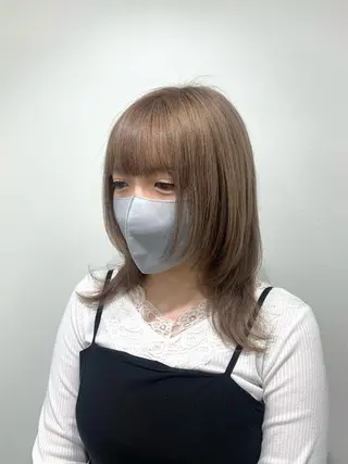 ミディアム レイヤー ハイトーン 暖色⭐︎KANAKOのヘアスタイル