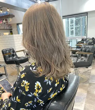 ミディアム カラー ボブとパーマの達人 美容室難民の方は是非のヘアスタイル