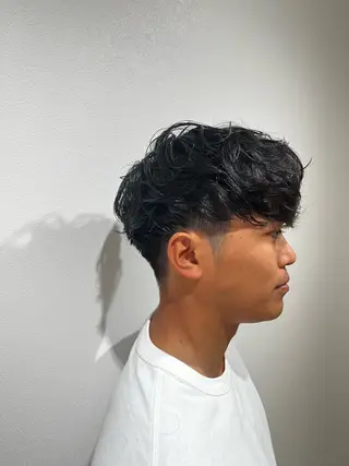 パーマ メンズ ケアブリーチ、パーマ 田中千隼のヘアスタイル