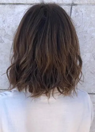 ミディアム カラーリスト菅澤 岳のヘアスタイル