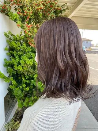 ミディアム NUDE COLOR所属・鈴木 琴乃のヘアスタイル