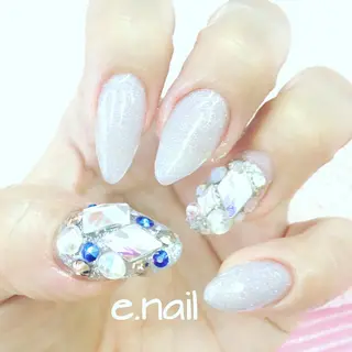 ネイル e.nail所属・和賀井 恵理のネイルデザイン