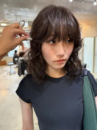 ミディアム レイヤーカット\ウル フ　chinatsuのヘアスタイル