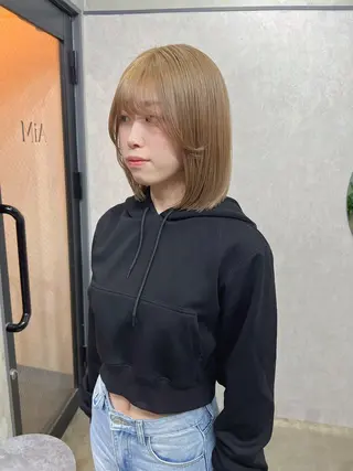 ミディアム カラー YUI ハイトーンカラーのヘアスタイル