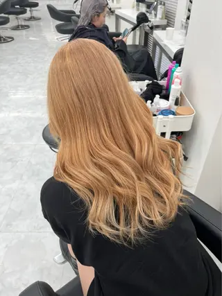 カラー ユイ☆ハイトーン ☆ブリーチデザインのヘアスタイル