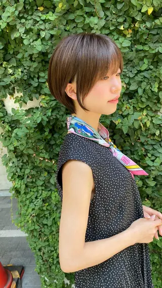 ショート カラー kiy by ioeのヘアスタイル