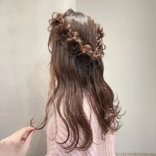 セミロング ヘアアレンジ octo所属・梅澤 杏菜のヘアスタイル