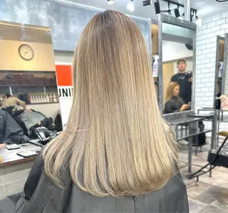 ロング カラー ヘアアレンジ move所属・⭐️エクステ指名 No.1⭐️高頭のヘアスタイル