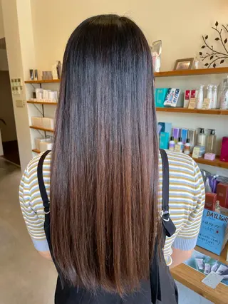 ロング 康本 瑞季のヘアスタイル