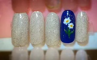 ネイル 桐生🦄 (日本人です♡)のネイルデザイン